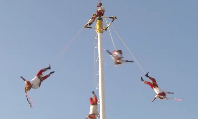 Μεξικό: Το έθιμο με τους «ιπτάμενους» χορευτές που αναγνωρίστηκε από την UNESCO
