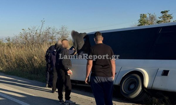 Λαμία: Σχολικό λεωφορείο έπεσε σε χαντάκι - Δείτε βίντεο