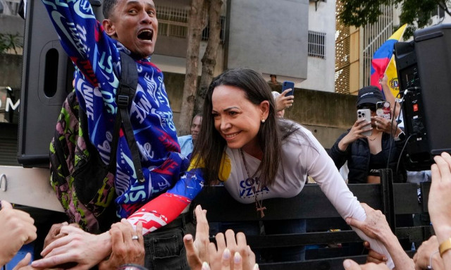 Βενεζουέλα: Η βραβευμένη με Νόμπελ Ειρήνης, Μαρία Ματσάδο, υπέστη κάταγμα στη σπονδυλική στήλη