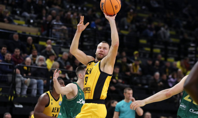 Χωρίς τέλος τα προβλήματα στην ΑΕΚ: Νοκ άουτ ο Λεκαβίτσιους με Σολνόκι - Δεν ταξιδεύει κι ο Σίλβα