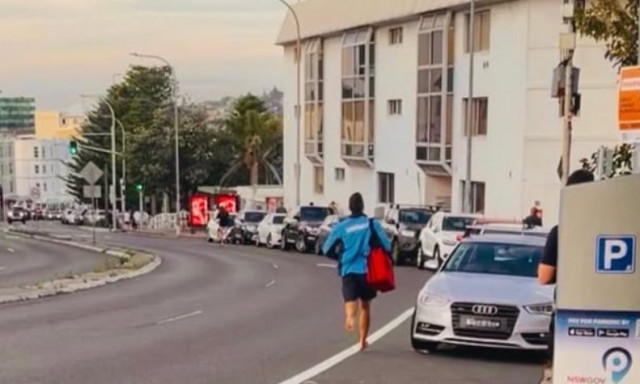 Τρομοκρατική επίθεση στην παραλία Μποντάι: Ναυαγοσώστες ξυπόλητοι έτρεχαν να βοηθήσουν τα θύματα