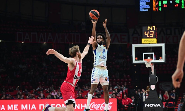 Ολυμπιακός - Βαλένθια 92-99: «Διπλό» στο ΣΕΦ με... βροχή τριπόντων για τους Ισπανούς