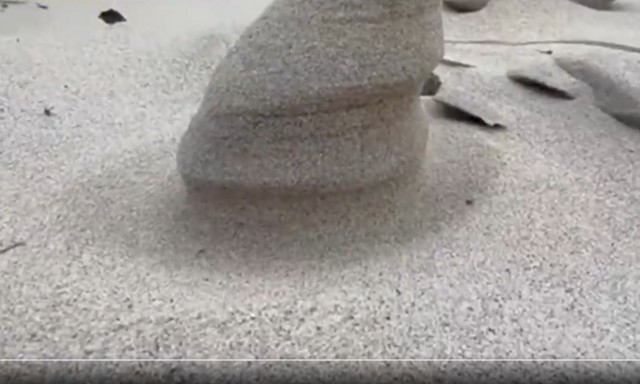 Πρωτοφανές φαινόμενο: Άμμος πάγωσε λόγω του ακραίου ψύχους στο Μίσιγκαν - Βίντεο