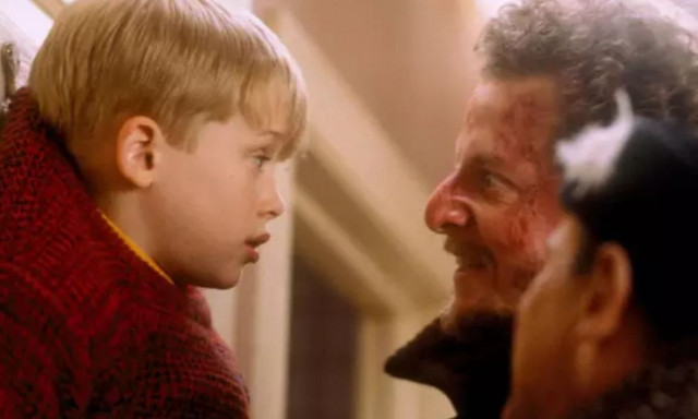 Όλα τα λάθη του «Μόνος στο Σπίτι» που δεν είχατε προσέξει αποκαλύπτονται σε viral βίντεο