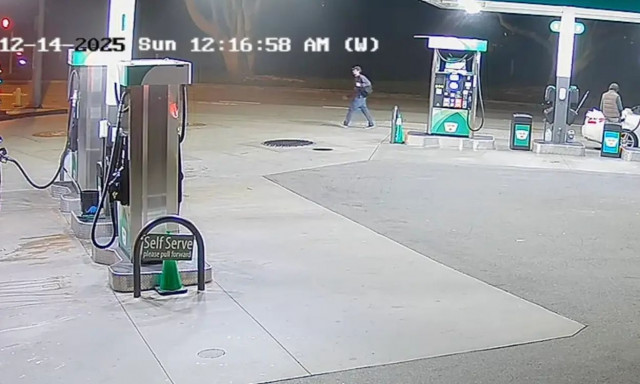 Νέο βίντεο: Ο Νικ Ράινερ κοντά στο σπίτι των γονιών του, λίγες ώρες πριν τους δολοφονήσει