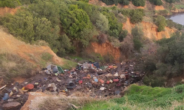 Χαλκιδική: Έριχναν βοθρολύματα σε ορεινή περιοχή για έξι μήνες - Χειροπέδες σε τέσσερα άτομα