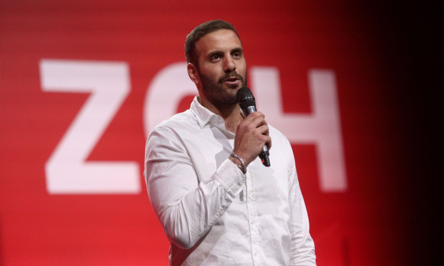 Ο ΣΥΡΙΖΑ διαγράφει τον ευρωβουλευτή Νίκο Πάππα έπειτα από καταγγελία για ξυλοδαρμό δημοσιογράφου