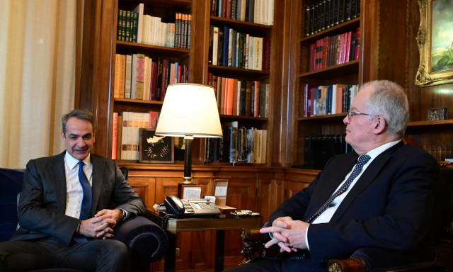 Μητσοτάκης σε Τασούλα: «Πιστεύω ότι οι αγρότες θα απομακρυνθούν σύντομα από τα μπλόκα» - «Από Ιανουάριο εκατομμύρια συμπολίτες μας θα δουν στήριξη στο εισόδημά τους»