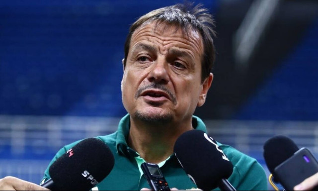 Αταμάν: «Έτοιμος με Χάποελ ο Σλούκας, θα αποφασίσουμε πριν το ματς για Χολμς»