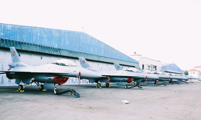 Οκτώ μαχητικά αεροσκάφη F-16 Block 70 παρέλαβε η Βουλγαρία - Φωτογραφίες