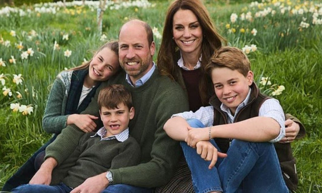 Πρίγκιπας Ουίλιαμ - Κέιτ Μίντλετον: Η τρυφερή χριστουγεννιάτικη κάρτα τους για το 2025