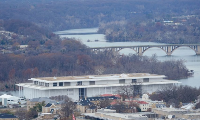 ΗΠΑ: Το εμβληματικό πολιτιστικό κέντρο «Κένεντι Σέντερ» μετονομάζεται σε «Τραμπ-Κένεντι Σέντερ»