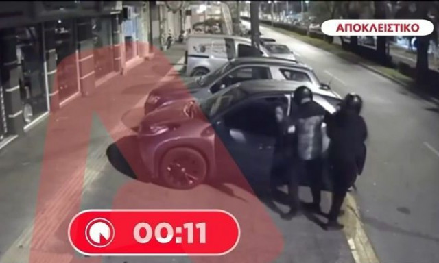 Βίντεο ντοκουμέντο: Καταδρομική κλοπή αυτοκινήτου στην Πέτρου Ράλλη μέσα σε 2,5 λεπτά