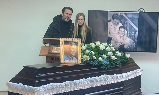 Στο Αποτεφρωτήριο Ριτσώνας το «τελευταίο αντίο» στον Αλμπέρτο Εσκενάζυ