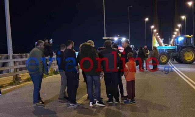 Μπλόκα αγροτών: Κλειστή η Υψηλή Γέφυρα της Χαλκίδας - Βίντεο