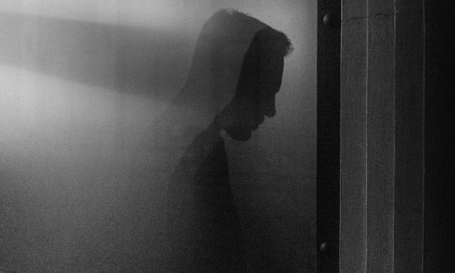 Μαγνησία: Μεθυσμένος έσπασε με τσόκαρο ΙΧ και το πέταξε σε αστυνομικούς