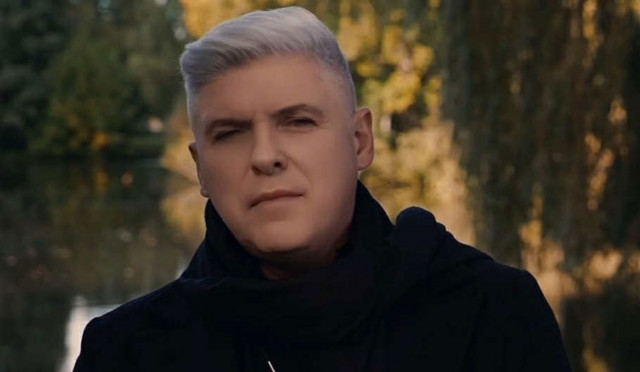 Δημήτρης Γιώτης: Γιορτάζει 20 χρόνια στη δισκογραφία με νέο τραγούδι του Κυριάκου Παπαδόπουλου!