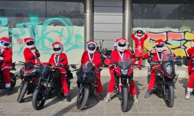 Αγία Παρασκευή: Άι Βασίληδες πάνω σε μοτοσικλέτες για καλό σκοπό