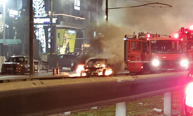 Κάηκε ΙΧ στη λεωφόρο Κηφισίας