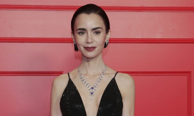 Λίλι Κόλινς: Αποκαλύπτει ποια σκηνή την έκανε να κλάψει στα γυρίσματα του «Emily in Paris»