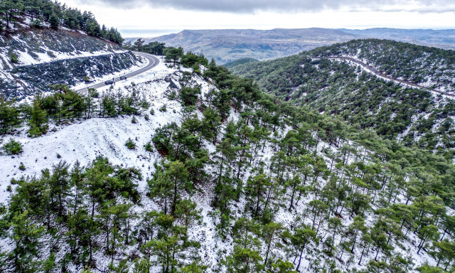 Ο καιρός μέχρι τα Χριστούγεννα: Πού και πότε θα αρχίσει να χιονίζει