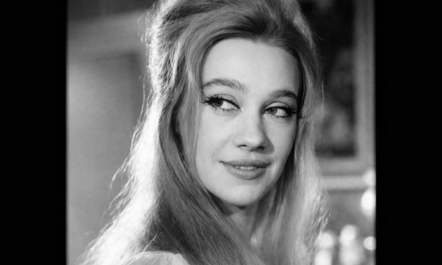 Ντόρα Γιαννακοπούλου: Η φωνή που ταξίδεψε τον Θεοδωράκη στο εξωτερικό, όταν η χούντα τον απαγόρευε