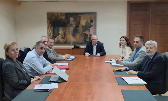 Συνάντηση του Τάκη Θεοδωρικάκου με εκπροσώπους των φορέων οδικών μεταφορών - Οι δεσμεύσεις του