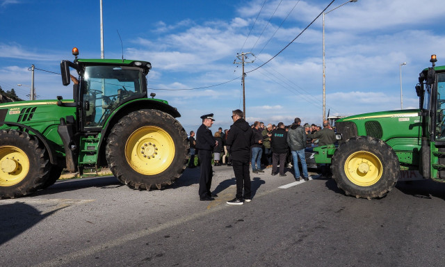 Αγρότες: «Ανοίγει» η Εγνατία Οδός για τους εκδρομείς των Χριστουγέννων