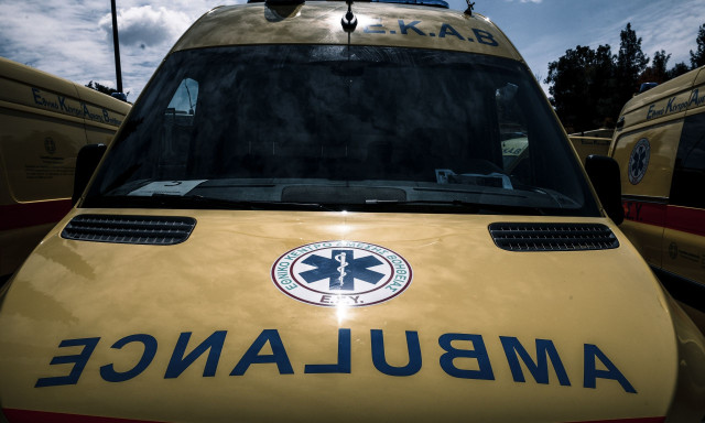 Ναυπακτία: Σοβαρό τροχαίο στο Καστράκι - Στο νοσοκομείο δύο ηλικιωμένοι