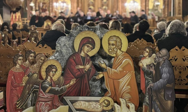 Χριστούγεννα: Τρεις φορές η χριστουγεννιάτικη Θεία Λειτουργία στη «φάτνη» της Φανερωμένης Χολαργού