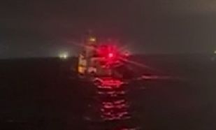 Τουρκικά αλιευτικά έχουν «ζώσει» το Αγαθονήσι: «Το λιμενικό αδιαφορεί, θα γίνει θερμό επεισόδιο»