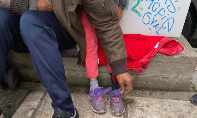 Αυξημένη παρουσία παιδιών που επαιτούν τις γιορτές: ΜΚΟ προτρέπει τους πολίτες να μη δίνουν χρήματα