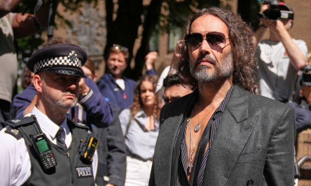 Ράσελ Μπραντ: Αντιμέτωπος με νέες κατηγορίες βιασμού και σεξουαλικής επίθεσης