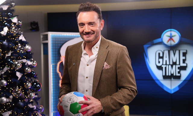 Χρήστος Μενιδιάτης στο εορταστικό Game Time: Το ντουέτο με τον Νικολαΐδη κι ο Μέσι σε ρόλο Άη-Βασίλη