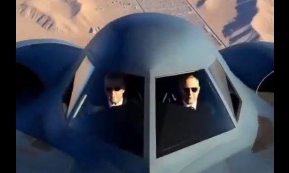 Βίντεο AI δημοσίευσε το γραφείο του Νετανιάχου - Ο Τραμπ συγκυβερνήτης σε βομβαρδιστικό Β-2