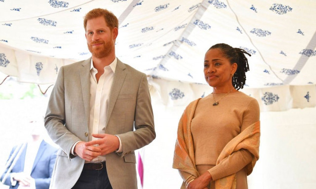 Χάρι: «Αδειάζει» τη Μέγκαν και λέει ότι προτιμά το χριστουγεννιάτικο δείπνο της πεθεράς του