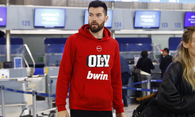 Φωτιά στο εστιατόριο του Άλεκ Πίτερς στο Μικρολίμανο