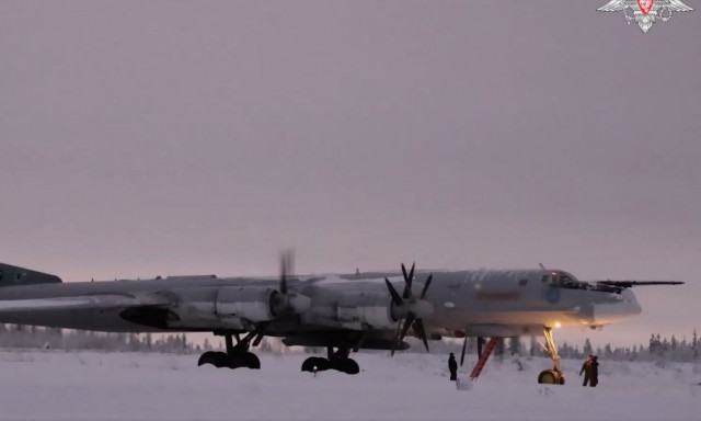 Ρωσικά βομβαρδιστικά, με ικανότητα να φέρουν πυρηνικά όπλα, πέταξαν κοντά στη Βρετανία