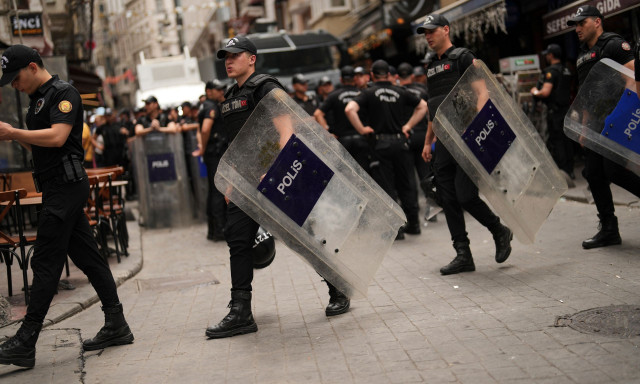 Τουρκία: Μαζικές συλλήψεις υπόπτων που σχεδίαζαν επιθέσεις τα Χριστούγεννα και την Πρωτοχρονιά