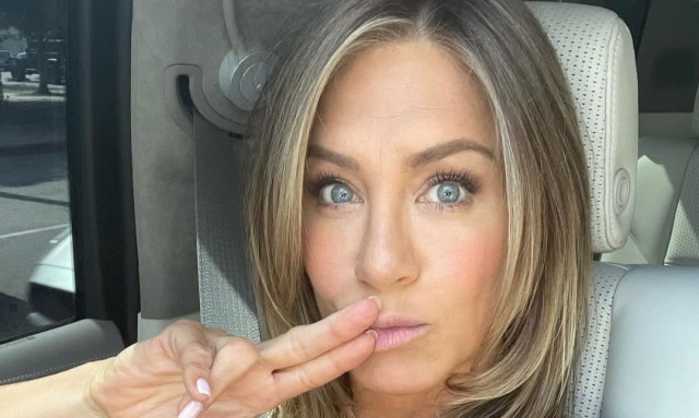 Τζένιφερ Άνιστον: Η χριστουγεννιάτικη ανάρτηση με τον σύντροφό της