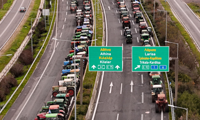 Λάρισα: Συνεχίζονται οι κινητοποιήσεις των αγροτών - Αύριο το μεσημέρι σύσκεψη στη Νίκαια