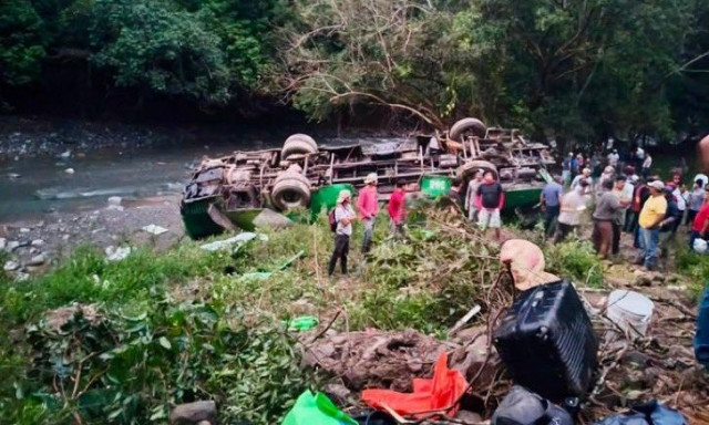 Τραγωδία στο Μεξικό: Τουλάχιστον 10 νεκροί και 32 τραυματίες σε τροχαίο στο οποίο ενεπλάκη λεωφορείο