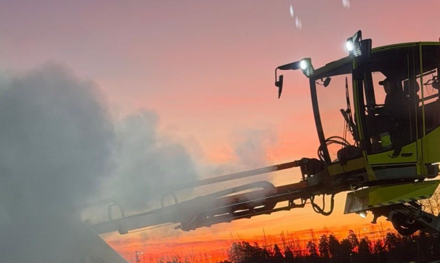 Πώς ξεπαγώνουν τα αεροπλάνα πριν πετάξουν - Βίντεο του Newsbomb.gr από το Όσλο