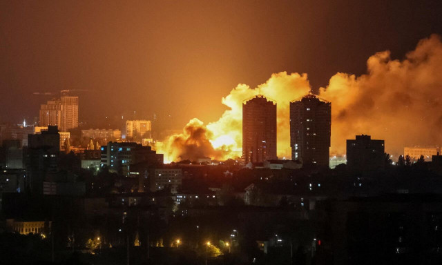 Ουκρανία: Ρωσικές νυχτερινές επιθέσεις με πυραύλους και drones στο Κίεβο