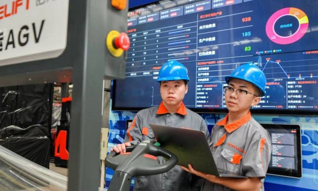 Όταν η δουλειά δεν σταματά ποτέ: Ο κινεζικός κανόνας 996 που υιοθετούν στις ΗΠΑ