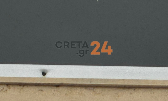 Ηράκλειο: Σφαίρα από μπαλωθιές «καρφώθηκε» σε παράθυρο πολυκατοικίας