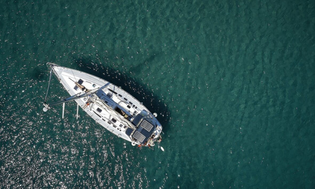 Ινδονησία: Τετραμελής οικογένεια από την Ισπανία αγνοείται μετά από ναυάγιο με 11 επιβαίνοντες