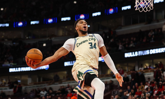 NBA: Το κάρφωμα Αντετοκούνμπο που προκάλεσε σύρραξη στο φινάλε με Μπουλς