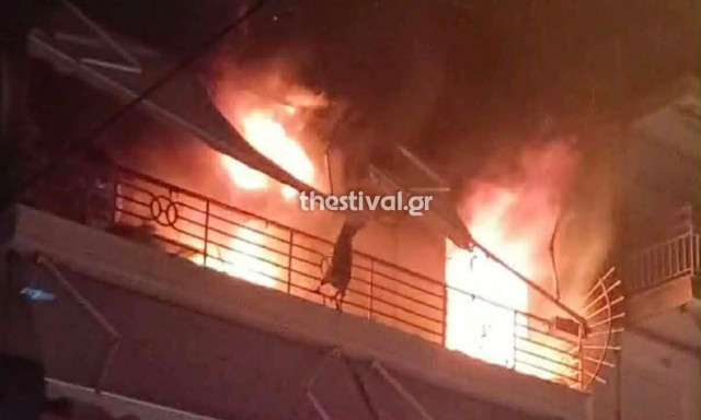 Θεσσαλονίκη: Στις φλόγες διαμέρισμα στην Τούμπα - Βίντεο από το σημείο