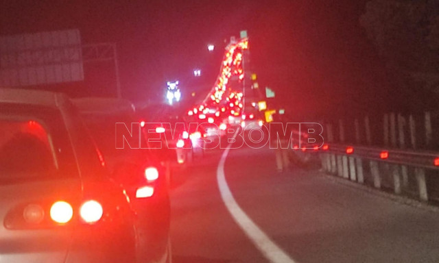 «Γολγοθάς» η επιστροφή των εκδρομέων λόγω μπλόκων: Ουρές χιλιομέτρων στη Βοιωτία